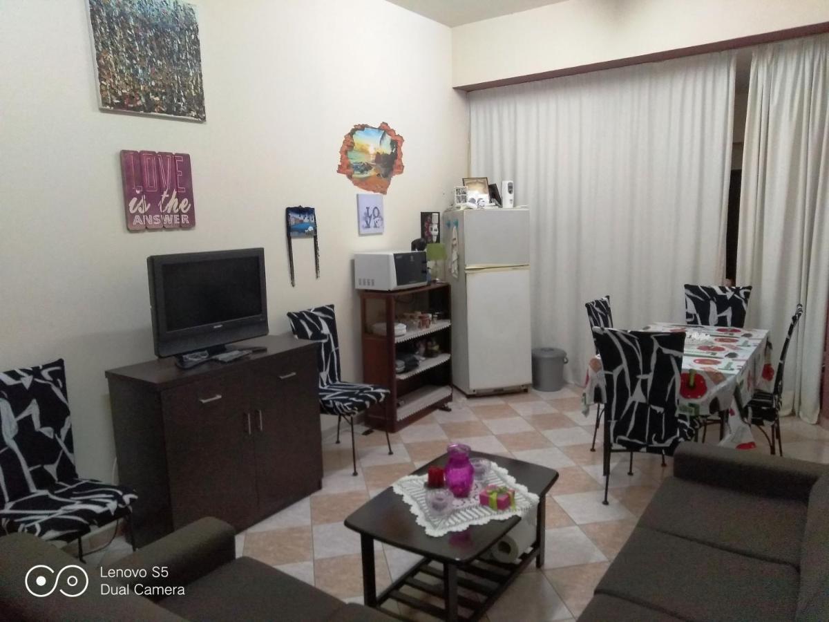 -= =- Apartment Xylophaghou